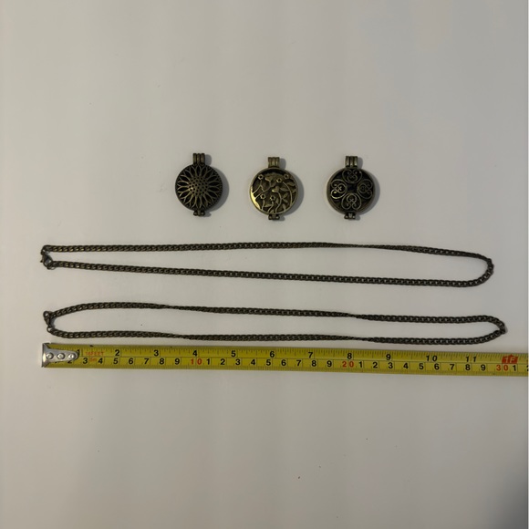 Lot of 3 Fragrance Diffuser Lockets w/2 Chains - Picture 8 of 8